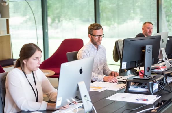 The Advantages of Online Charity Compared to Offline
